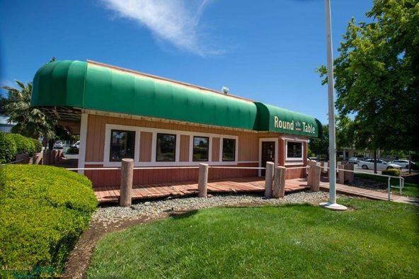 121 Hartnell Ave, Redding, CA 96002